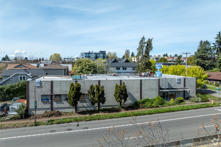 More Photos Of 4301 Aurora Ave N, Seattle Warehouse For Sale