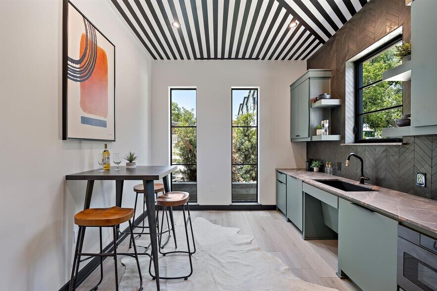 More Photos Of 2318 Morelos, Austin Office For Sale