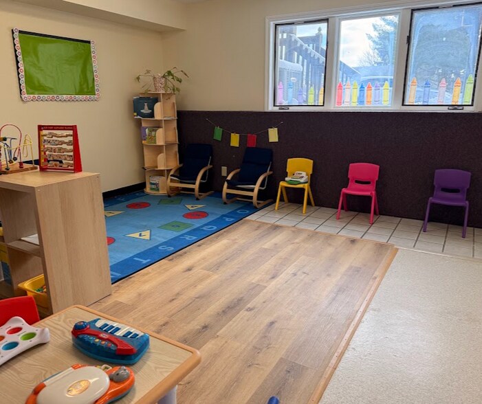 More Photos Of 11 Karl Ave, Belleville Daycare Center For Lease