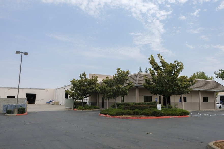 More Photos Of 11455 Hydraulics Dr, Rancho Cordova Manufacturing For Lease