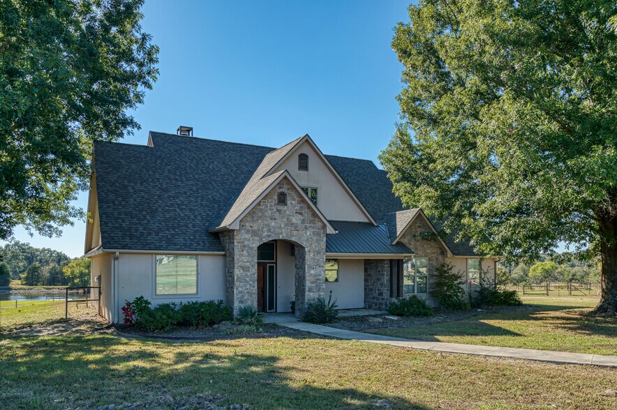 More Photos Of 2261 TX-276, Emory Specialty For Sale