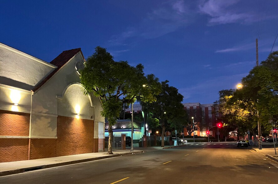 More Photos Of 3607-3629 S Vermont Ave, Los Angeles Unknown For Lease