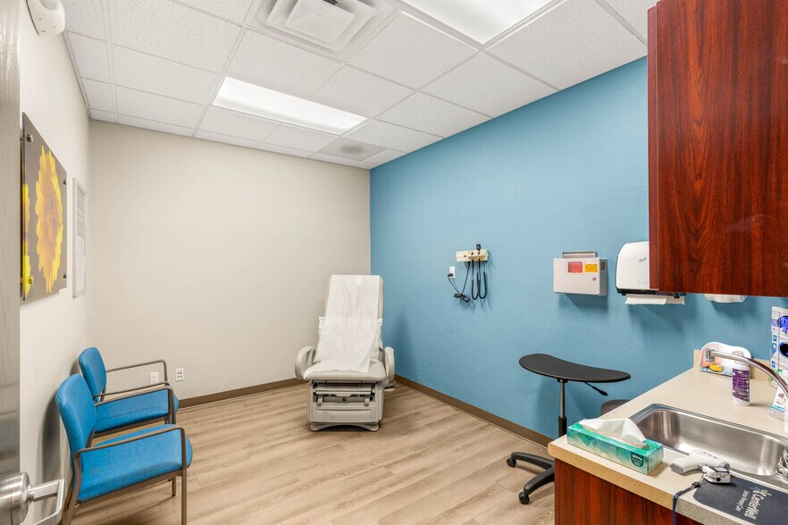 More Photos Of 2601 N Tenaya Way, Las Vegas Office For Sale