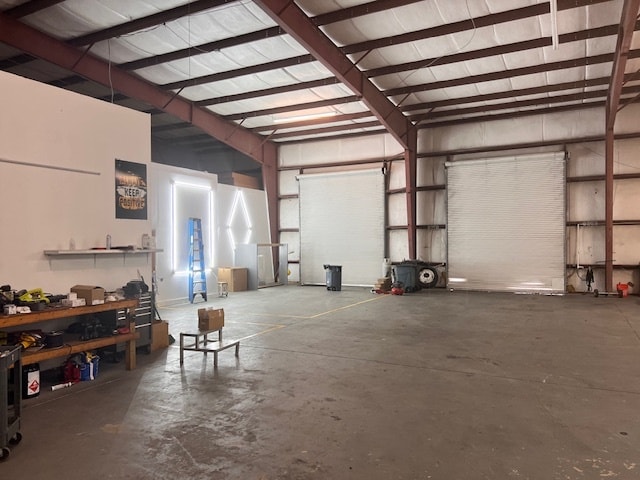 More Photos Of 4050-4060 Louis Ave, Holiday Warehouse For Lease
