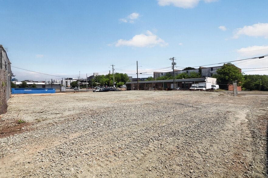 More Photos Of 806 Ramseur St, Durham Warehouse For Lease