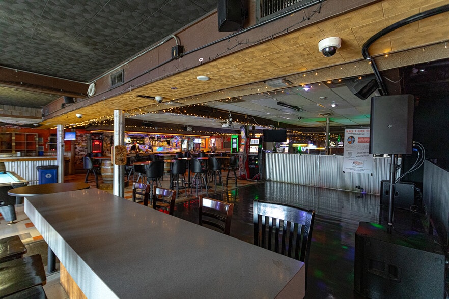 More Photos Of 1349 13th Ave SW, Great Falls Bar For Sale