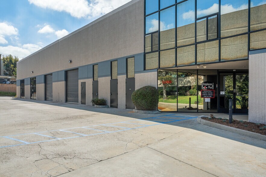 More Photos Of 1833 Diamond St, San Marcos Warehouse For Lease