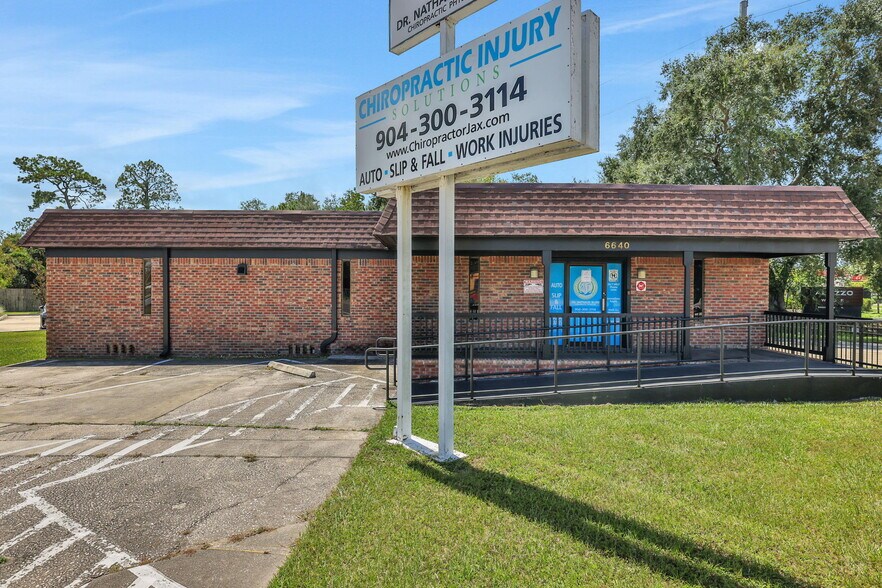More Photos Of 6640 W 103rd St, Jacksonville Office For Sale