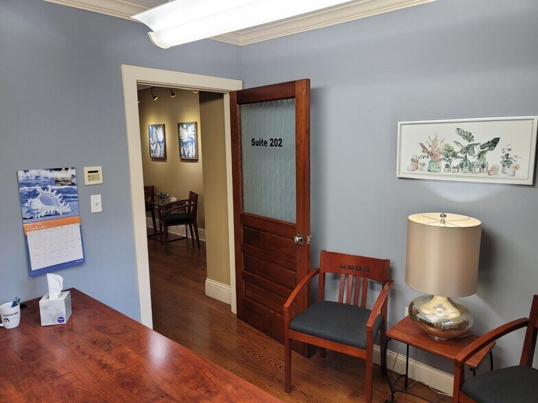 More Photos Of 350 E Pine St, Orlando Coworking Space