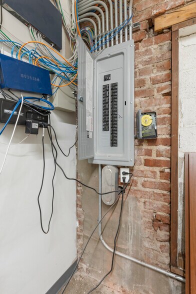 More Photos Of 621 S Kenosha Ave, Tulsa Auto Repair For Sale