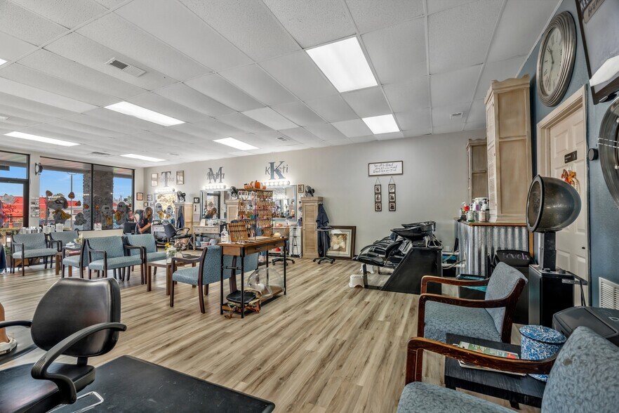 More Photos Of 5111 Troup Hwy, Tyler Storefront For Sale