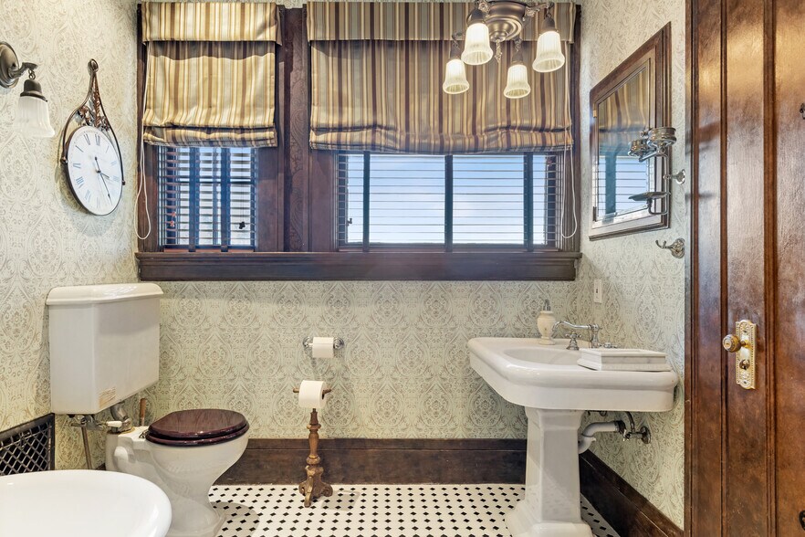 More Photos Of 1119 Pennsylvania Ave, Fort Worth Loft Creative Space For Sale