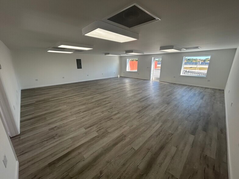 More Photos Of 17A, Moncks Corner General Retail For Sale