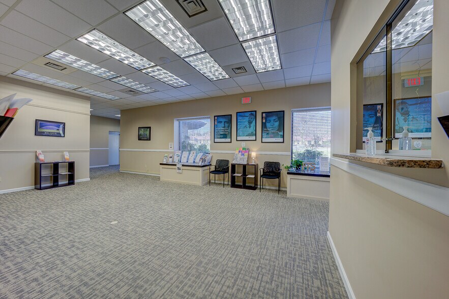 More Photos Of 5335 Peters Creek Rd, Roanoke Office For Sale