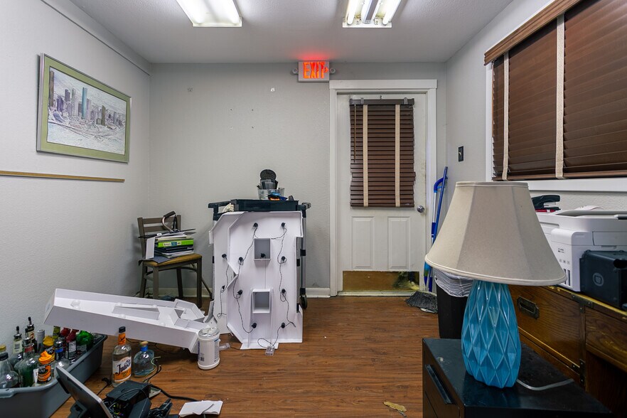 More Photos Of 125 W Highway 171, Godley Freestanding For Sale