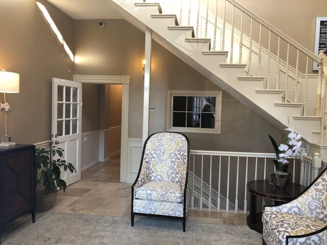 More Photos Of 203 E Side Sq, Huntsville Office For Lease