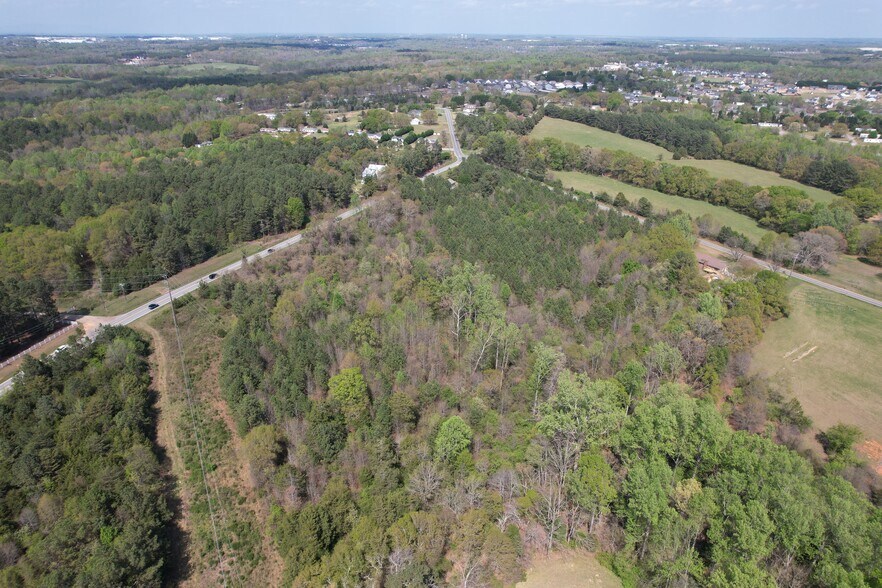 More Photos Of 10785 Reidville Rd, Greer Unknown For Lease