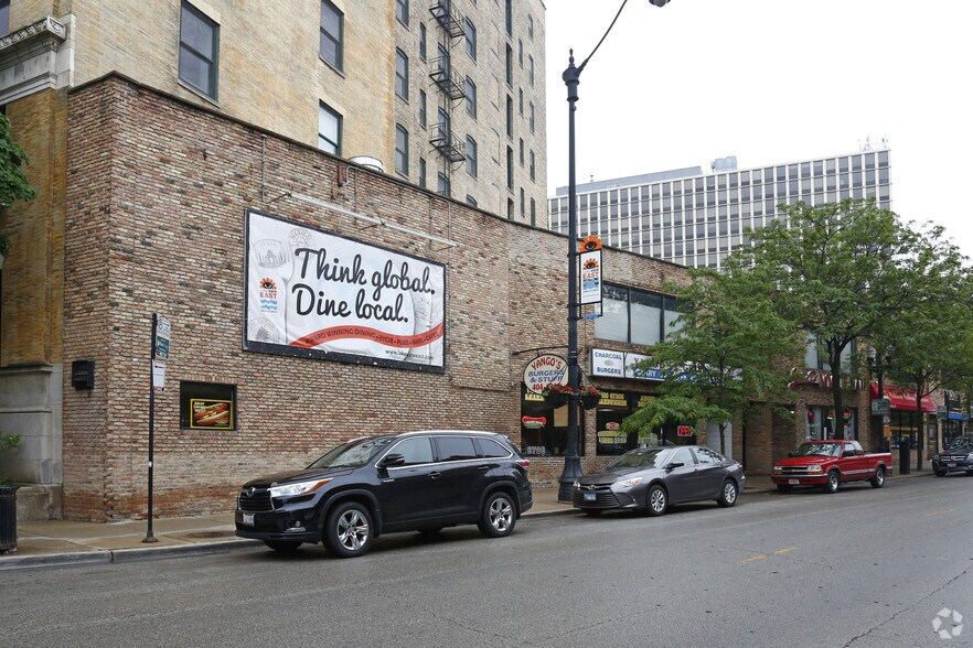 More Photos Of 2829-2833 N Broadway St, Chicago Storefront Retail Office For Lease