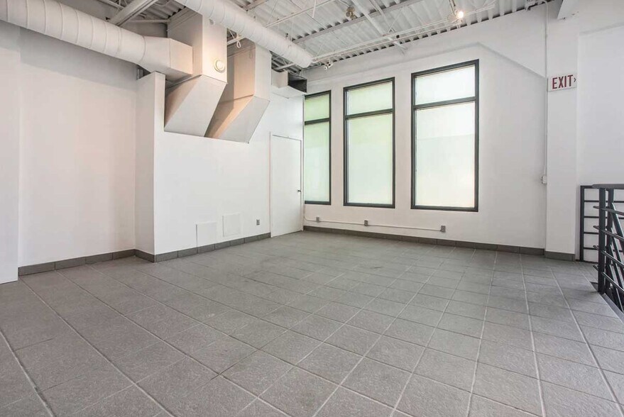 More Photos Of 101-105 Murray St, Ottawa Storefront For Lease