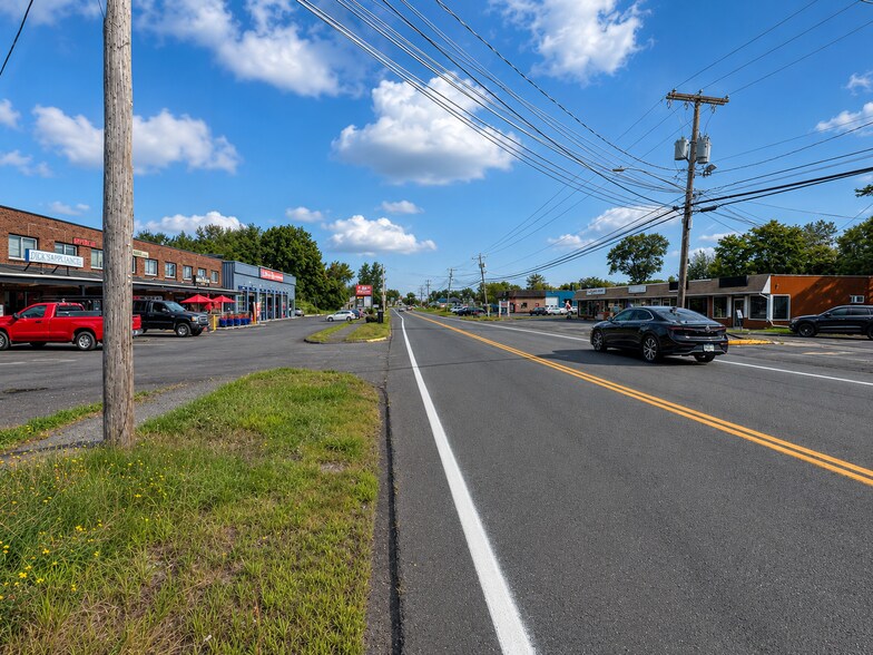 More Photos Of 1247 Queen St, Southington Freestanding For Sale