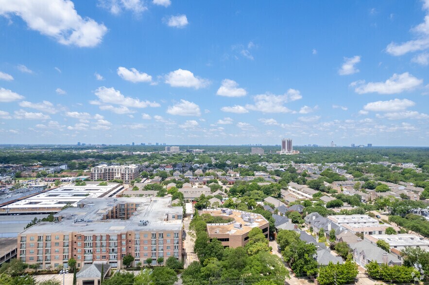 More Photos Of 1502 Augusta Dr, Houston Office For Lease