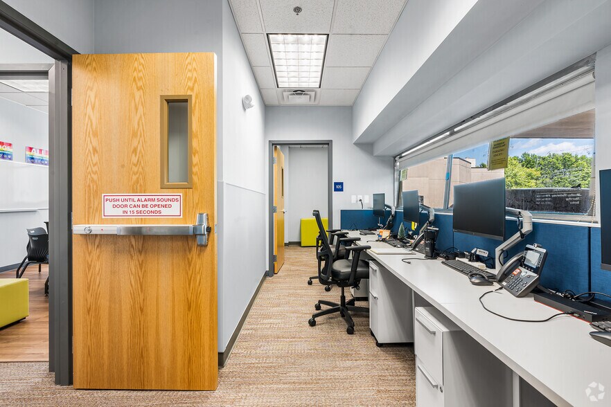 More Photos Of 255 Bank St, Waterbury Office For Sale