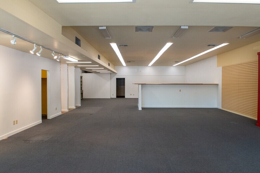 More Photos Of 435 Center St, Healdsburg Unknown For Lease