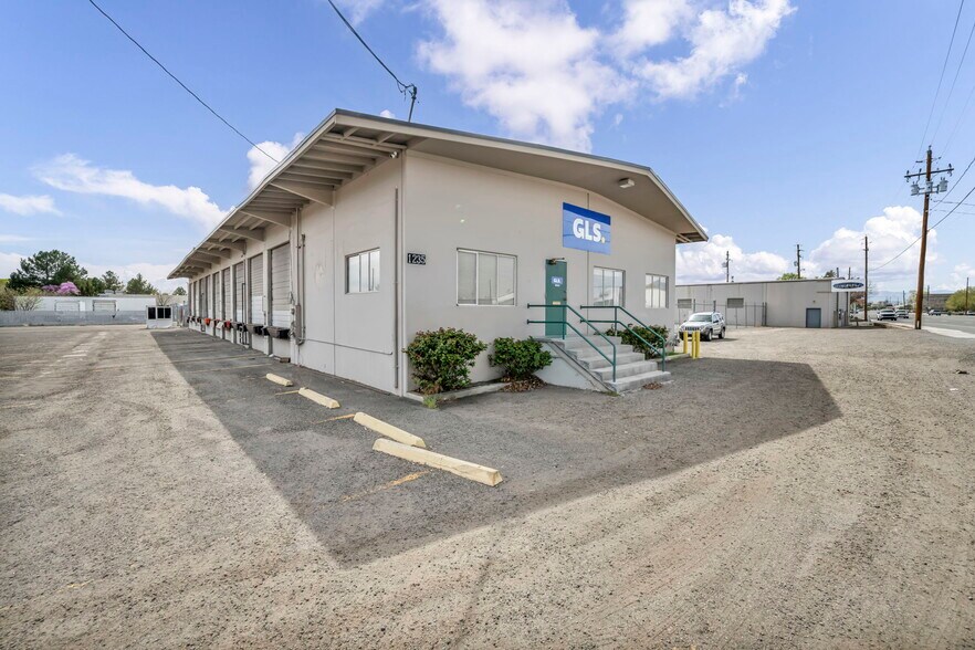 More Photos Of 1235 Glendale Ave, Sparks Truck Terminal For Lease