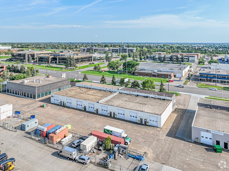More Photos Of 8708-8722 51 Av NW, Edmonton Flex For Lease