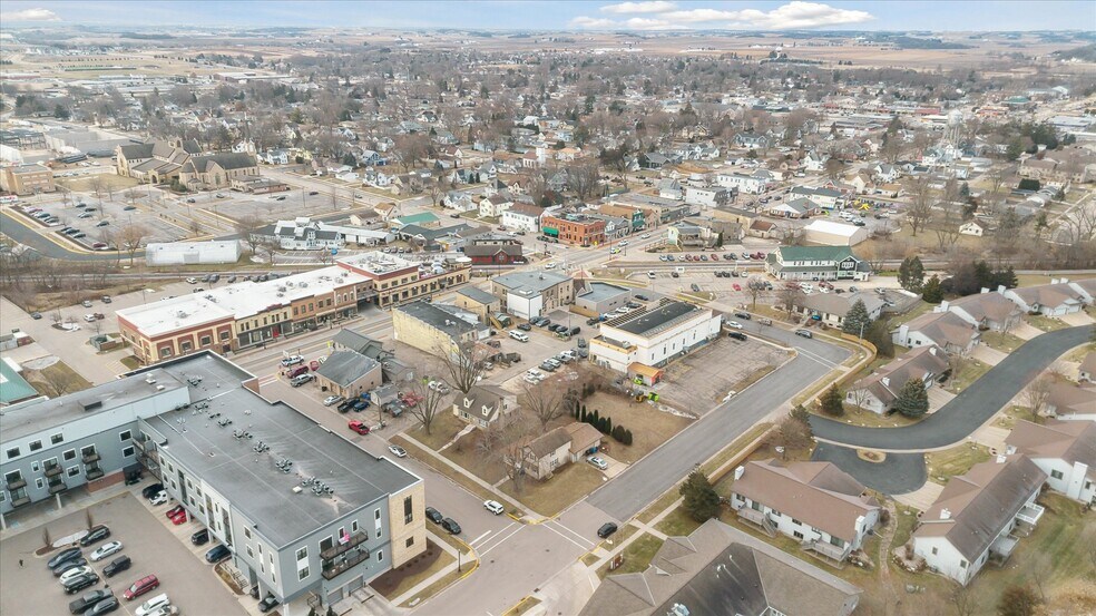 More Photos Of 107 Baker St, Waunakee Storefront Retail Office For Lease
