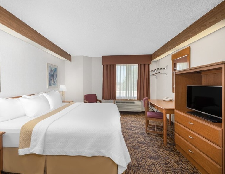 More Photos Of 405 E Pancake Blvd, Liberal Hotel For Sale