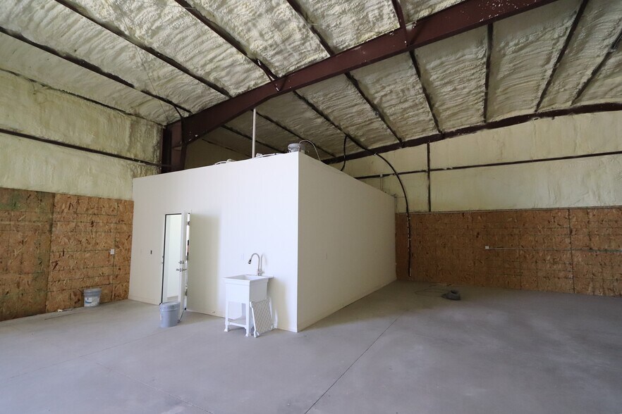 More Photos Of 3942 Frontage rd, Bullhead City Warehouse For Sale