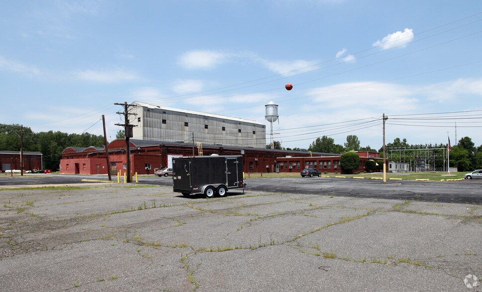 More Photos Of 519 W 2nd St, Essington Manufacturing For Sale