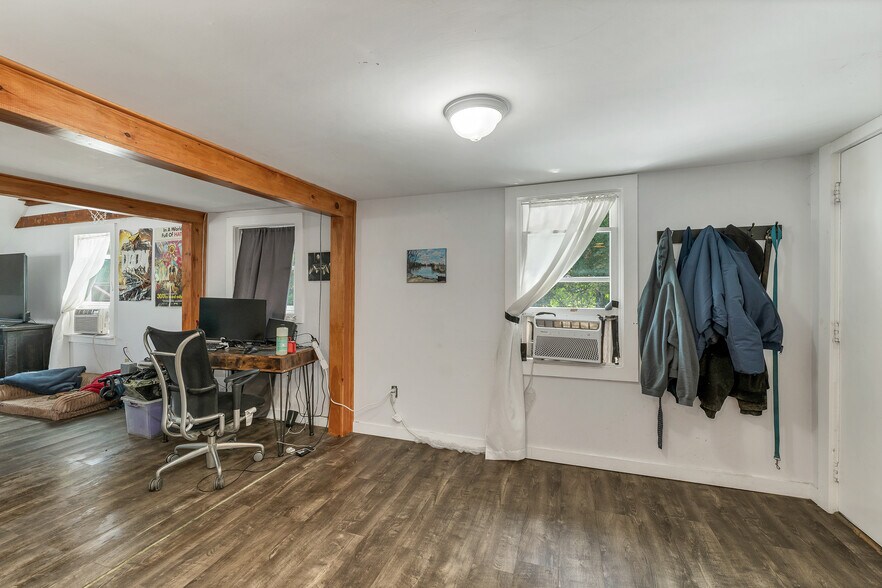 More Photos Of 40 Main St, Goffstown Restaurant For Sale
