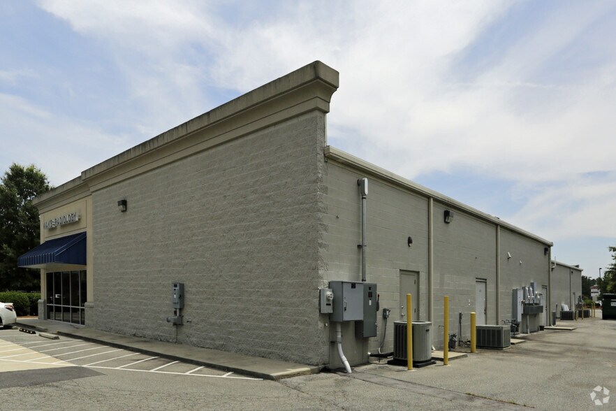 More Photos Of 218-250 Venture Dr, Smithfield General Retail For Lease