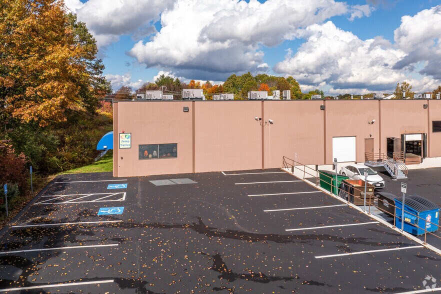 More Photos Of 810 Boston Tpke, Shrewsbury Warehouse For Lease