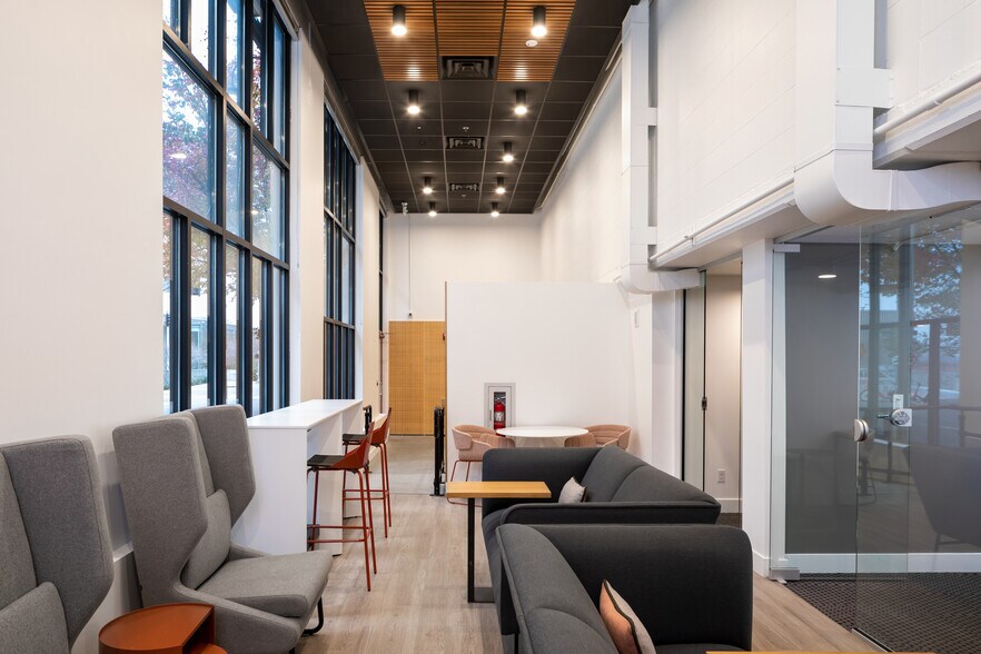 More Photos Of 2800-2816 Western Ave, Seattle Apartments For Lease