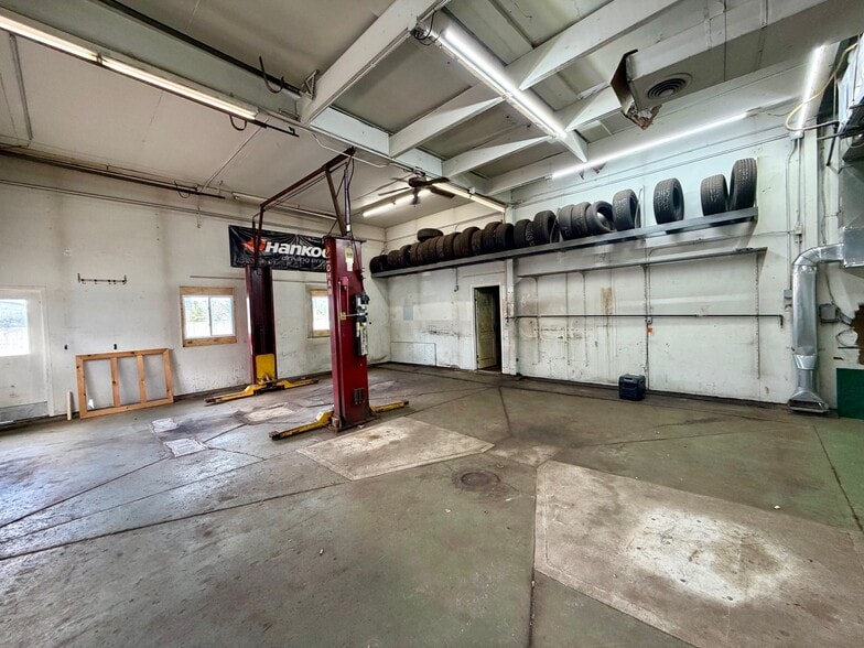 More Photos Of 2124 Us-9, Lake George Service Station For Sale