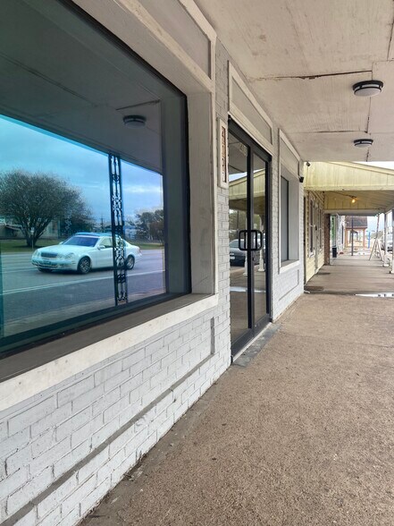 More Photos Of 4107 HWY 90, Brookshire Storefront Retail Office For Sale