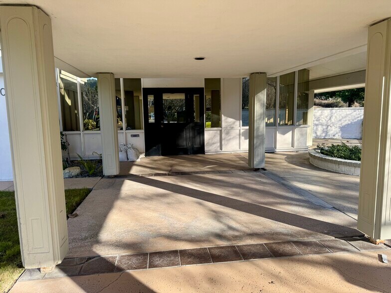 More Photos Of 6680 Bay Laurel Pl, Avila Beach Office For Lease