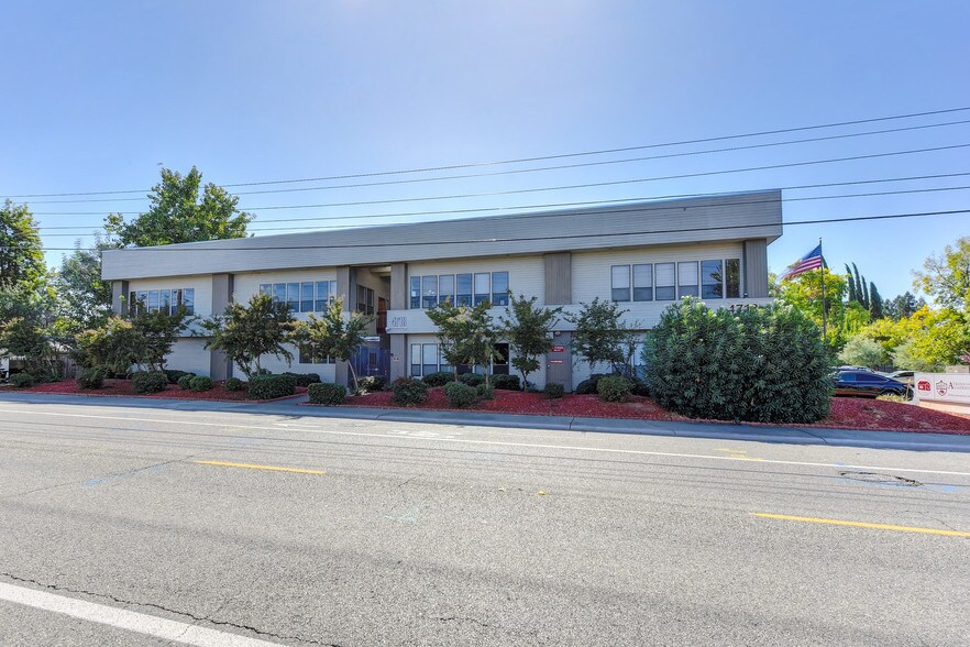 More Photos Of 4718-4740 Engle Rd, Carmichael Loft Creative Space For Lease