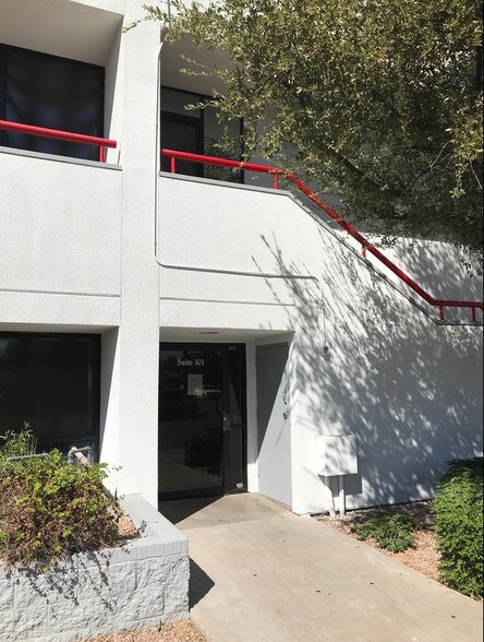 More Photos Of 2601 N 3rd St, Phoenix Medical For Lease