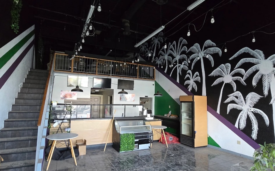 More Photos Of 5700 N Mesa Dr, El Paso Storefront For Lease