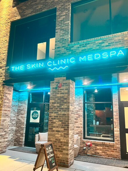 Primary Photo Of 237 Belgrade Ave, Mankato Storefront Retail Residential For Sale