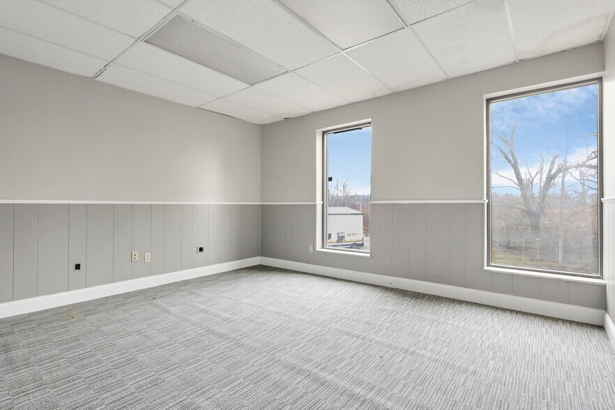 More Photos Of 2844 E River Rd, Dayton Office For Sale