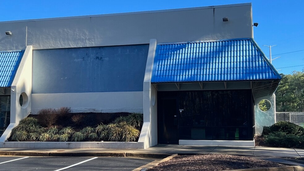 More Photos Of 201-255 E German School Rd, Richmond Flex For Lease