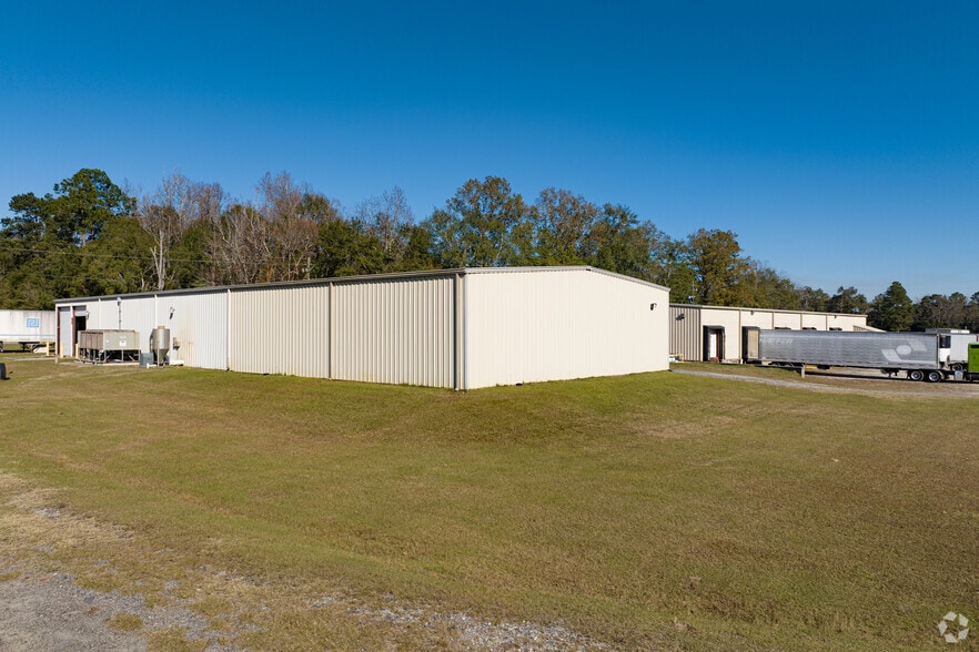 More Photos Of 400 Carver St, Mount Vernon Warehouse For Sale