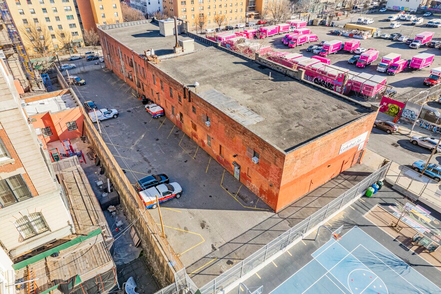 More Photos Of 43 George St, Brooklyn Religious Facility For Sale