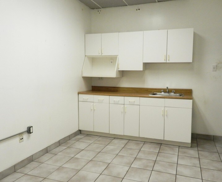 More Photos Of 4093 N 28th Way, Hollywood Warehouse For Lease