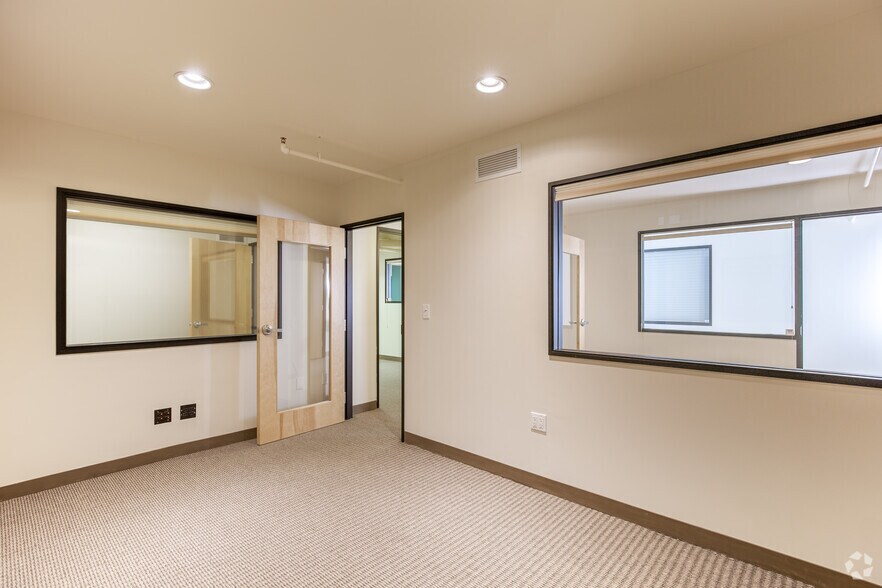 Photo of Bsmt Floor Ste 9